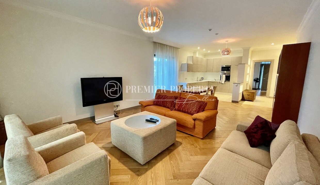 TURAIDAS 8_111-2001 - 2